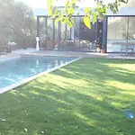 ヴィラ Oasis De Cauderan ボルドー